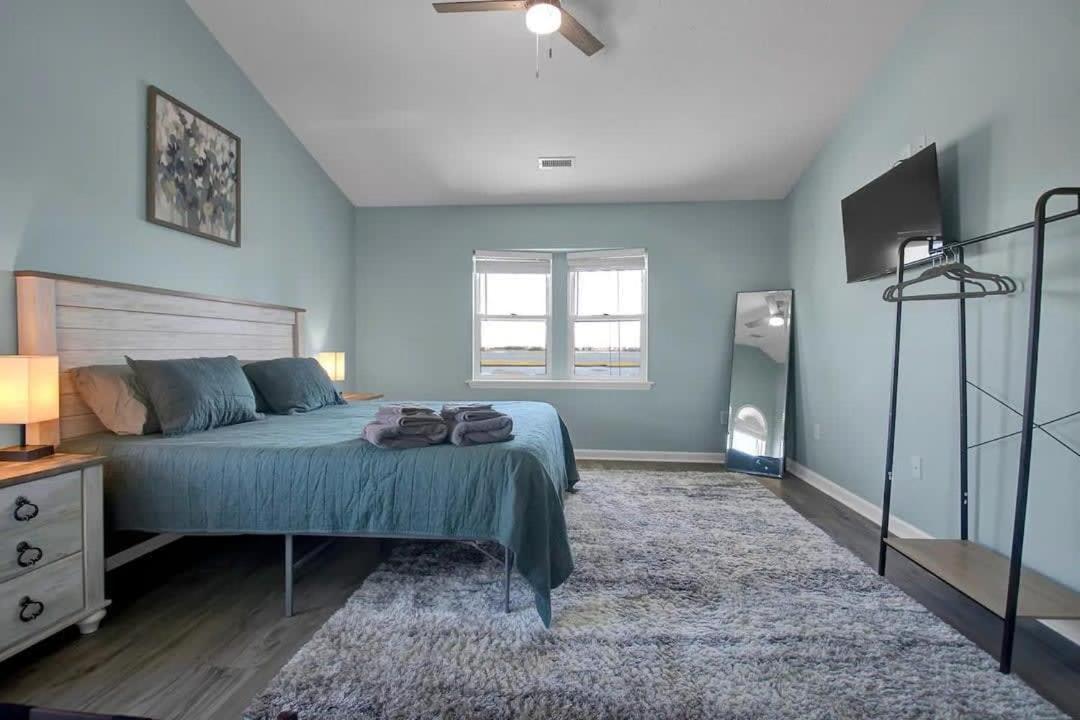 Surf City Serene Waterfront Vacation Home المظهر الخارجي الصورة