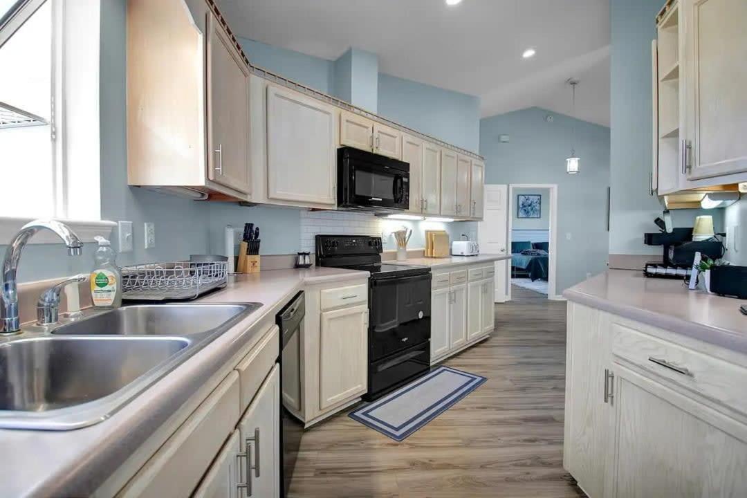 Surf City Serene Waterfront Vacation Home المظهر الخارجي الصورة